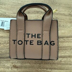 Marc Jacobs Looking Tan Crossbody Bag